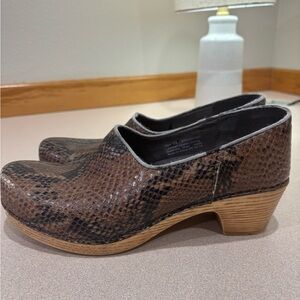 Dansko Women’s Brown Snakeskin Patterned Clogs